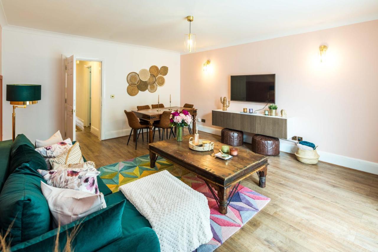 Charming Spacious 2Br Flat Near Station Plus Parking London Luaran gambar