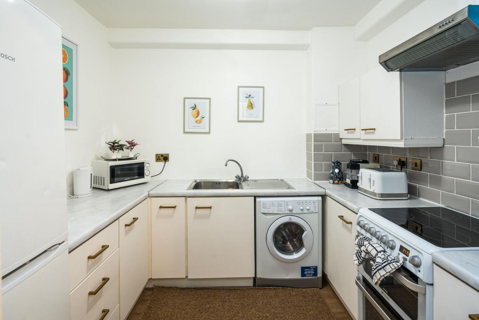 Charming Spacious 2Br Flat Near Station Plus Parking London Luaran gambar