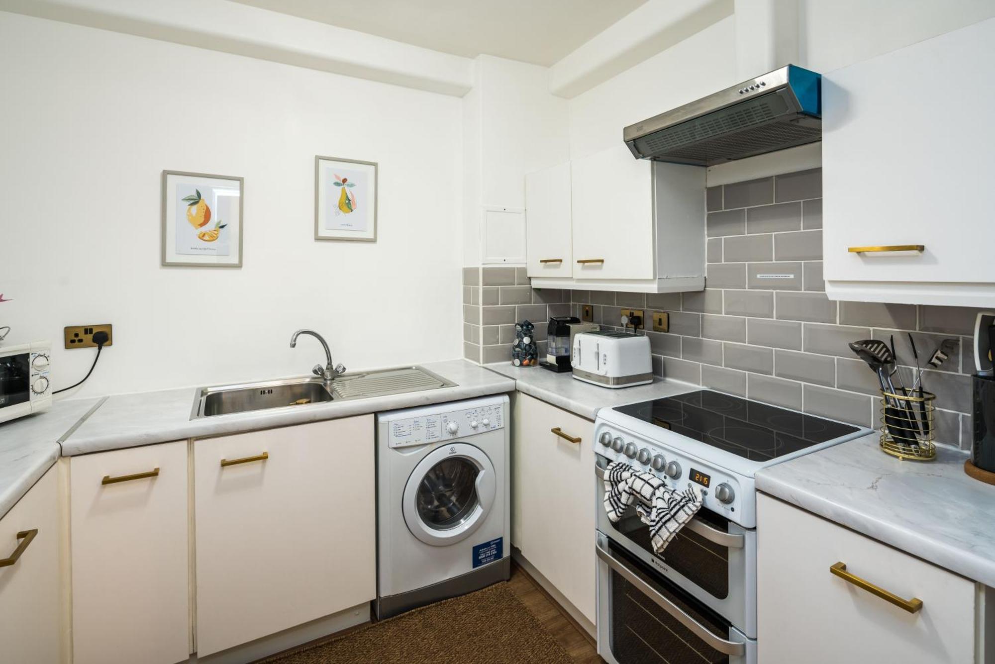 Charming Spacious 2Br Flat Near Station Plus Parking London Luaran gambar