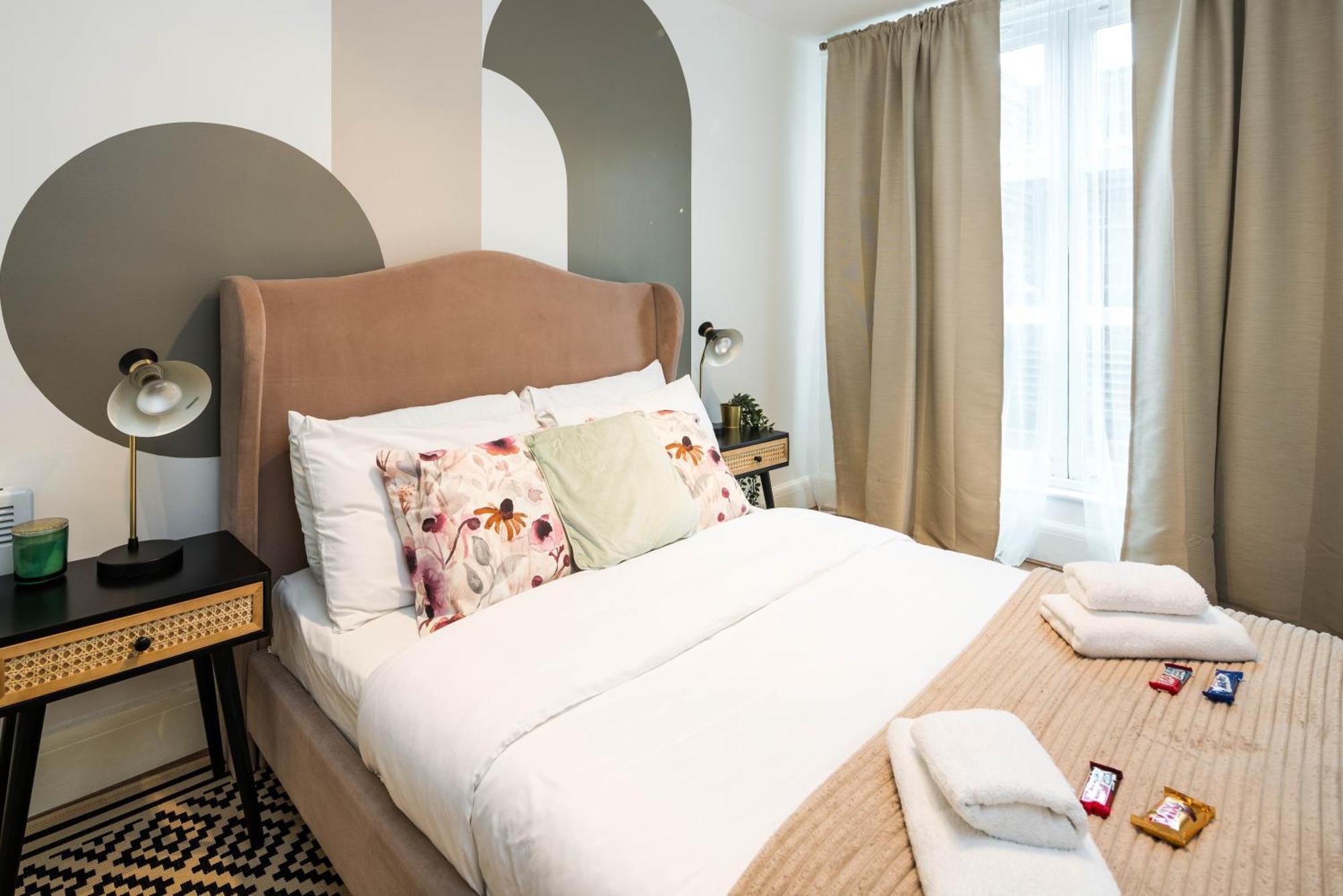 Charming Spacious 2Br Flat Near Station Plus Parking London Luaran gambar
